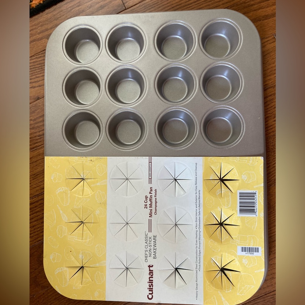 NWT Cuisinart mini muffin tray